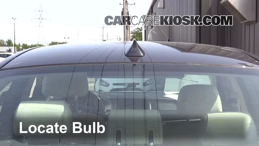 2014 BMW 535d xDrive 3.0L 6 Cyl. Turbo Diesel Éclairage Feu de freinage central (remplacer l'ampoule)